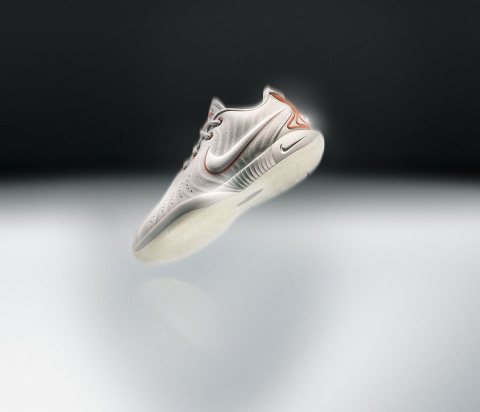 Nike LeBron XXI 
